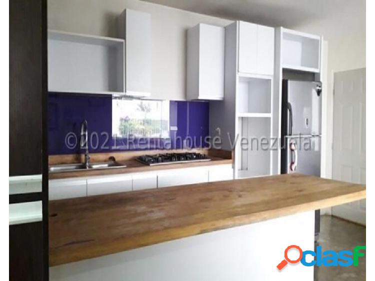 Apartamento en Venta La Piedad Sur Cabudare 22-3983 JR