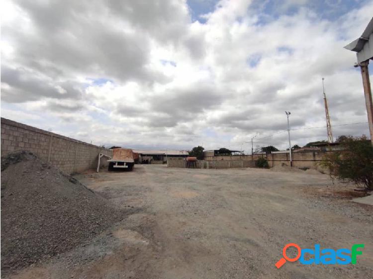 En venta espaciosa galpón ubicado en la Zona Industrial III