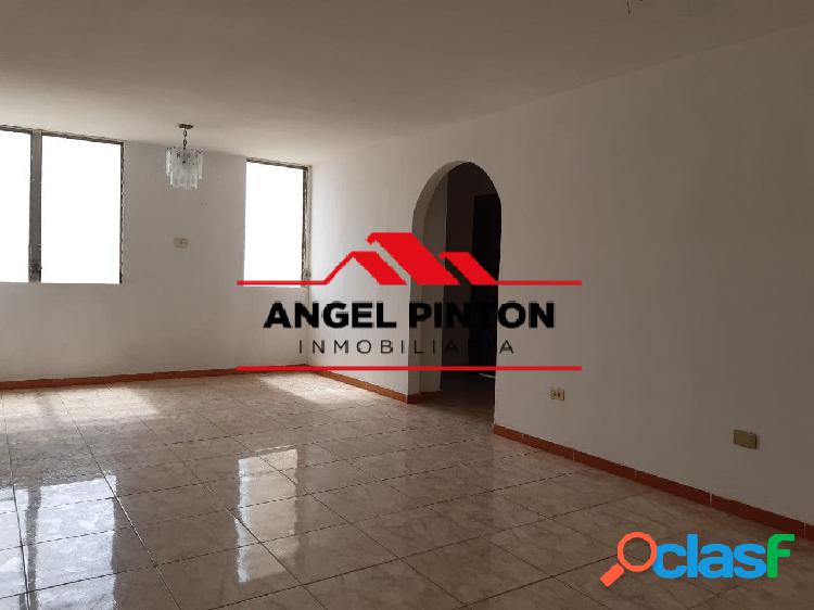 APARTAMENTO EN VENTA LA FLORIDA MARACAIBO API 2663