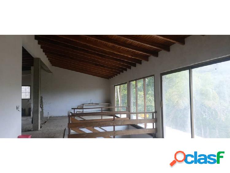 Casa/Venta/ La Lagunita/ 1000m2 Terreno/ 480m2 Const