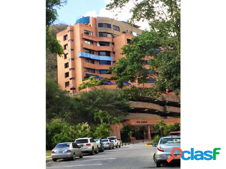 MANTENIDO apto 163m2 4 H, 4 B, 3 E, M., Urb. Lomas de la