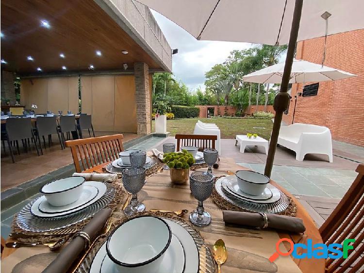 Se Vende PB 280m2+700m2 4h+s/4b+2s/4p La Lagunita