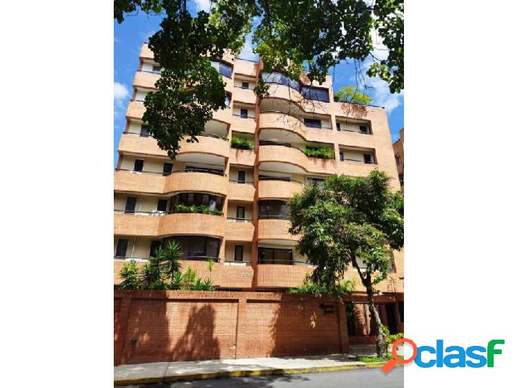 Se vende apartamento 78m2 1h/2b/2p+ estudio Campo Alegre