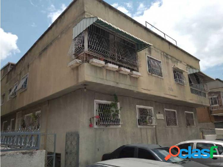 Se vende apto 48m2 2h/1b/0p La Carlota 4179