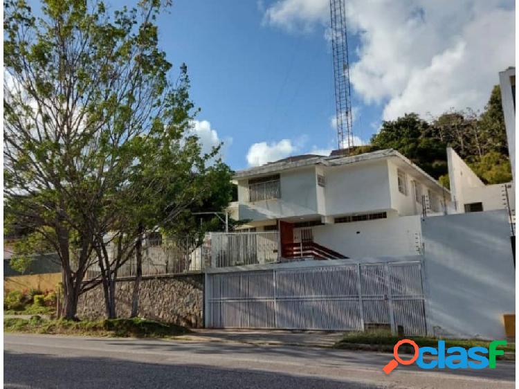 Se vende casa 470m2 6h/4b/2p Prados del Este 6216