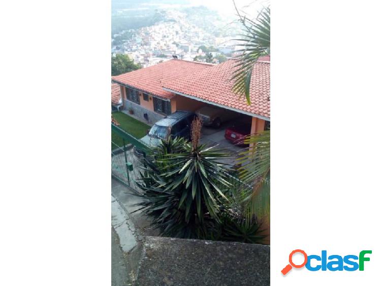 Se vende casa 500m2 3h+s/4b/5p Lomas de La Trinidad 6724