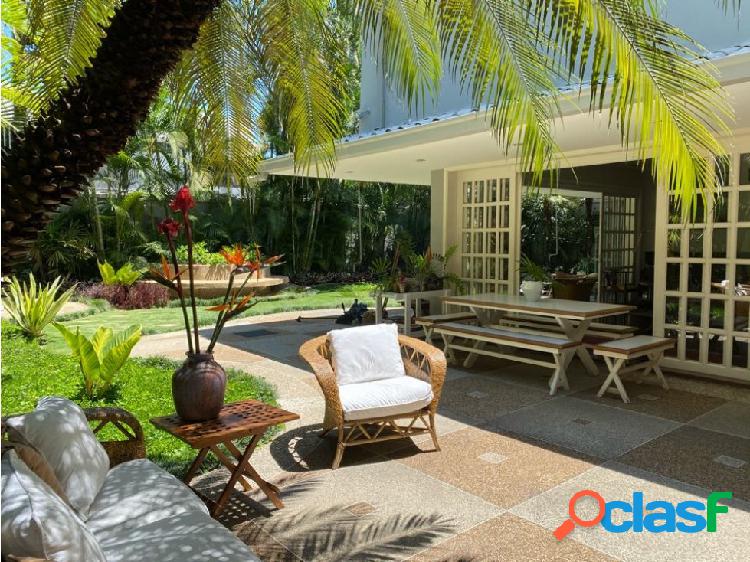 Se vende casa 690 m2 5H+3S/4B+2S/4P Altamira