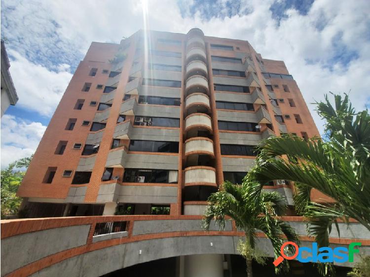 Se vende/alquila apto 250m2 3h+s/3b+s/4p Valle Arriba