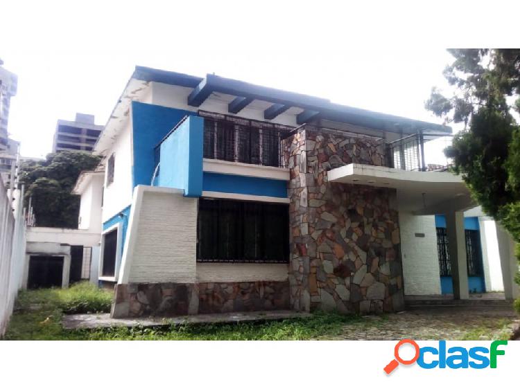 Se vende/alquila casa 620m2 8h/6b/7p Bello Campo