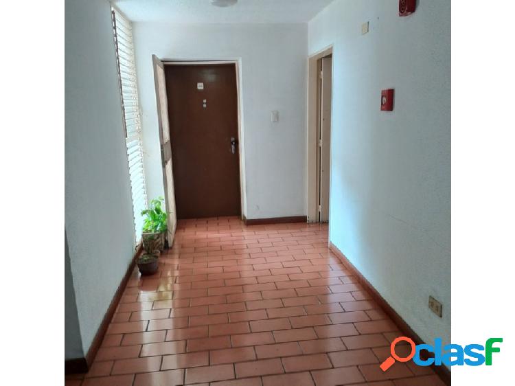 Vendo apartamento 144m2 4h/3b/2pe La Urbina 2911