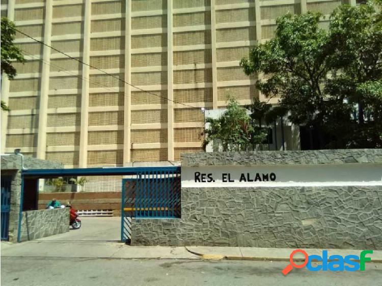 Vendo apartamento 67m2 2h/1b/1pe Macuto