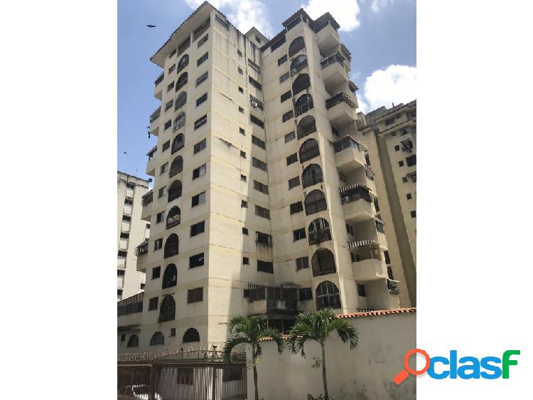 Vendo apartamento de 90 M2 Urb. Santa Monica 4725