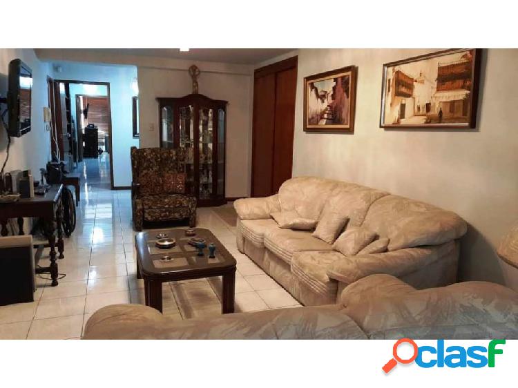 Vendo apto 140m2 4h/4b/2p Cumbres de Curumo 0110