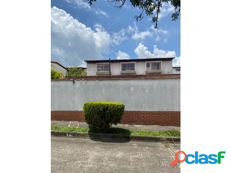 Vendo casa 320mts2 4h+s/5b/3 p La Lagunita 7751