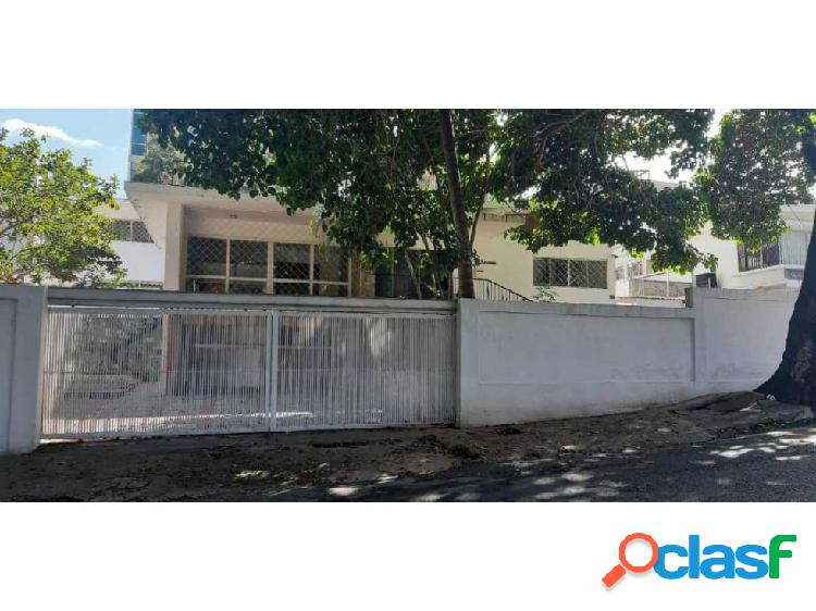 Vendo casa 584mts2 5h+s/5b/4pe Valle Arriba 8857