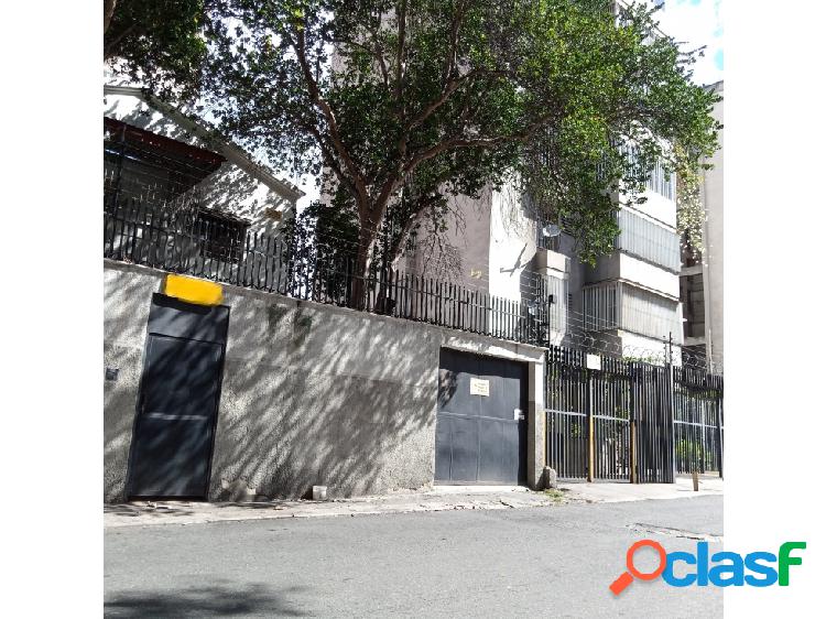 Vendo casa para oficinas/comercio 540m2 Sabana Grande 3208