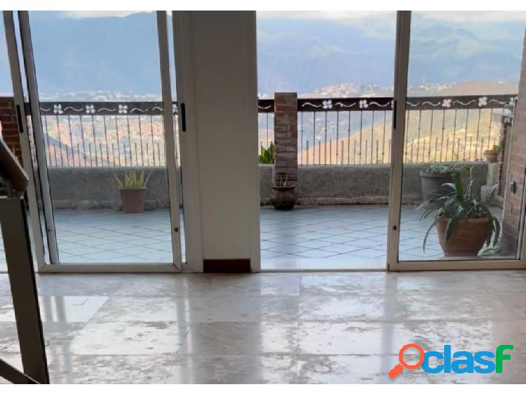 Venta de Excelente Town House en Loma Linda 170 mt2 O14-008