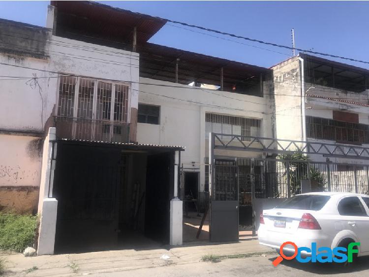 MONTECRISTO LOCAL NIVEL CALLE 87 M2 O MAS