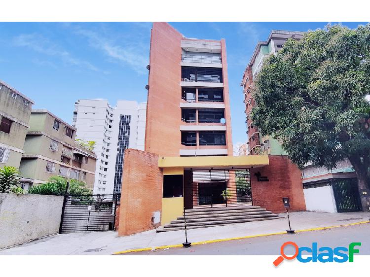 Se Vende Apto Remodelado en Santa Eduvigis de 83 M² 1H /