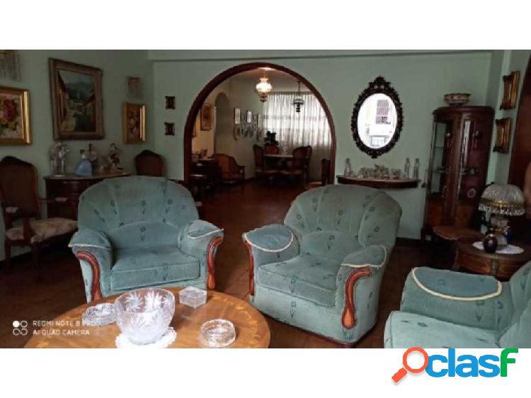 Se vende apto 140m2 4h+s/2b/2p Las Acacias