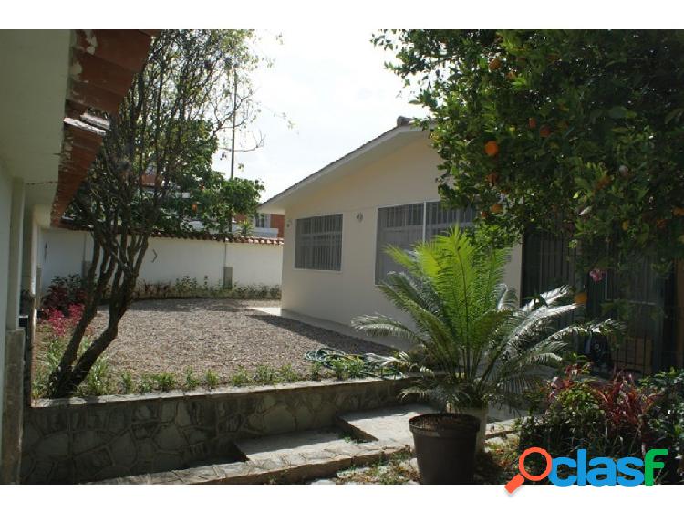 Se vende/Alquilo casa 240m2 4h/4b/2p La Trinidad