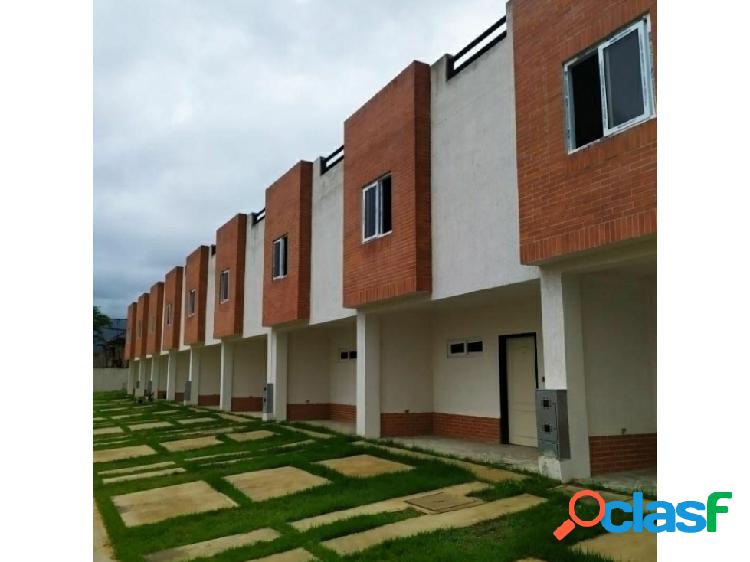 Townhouse obra blanca Manantial