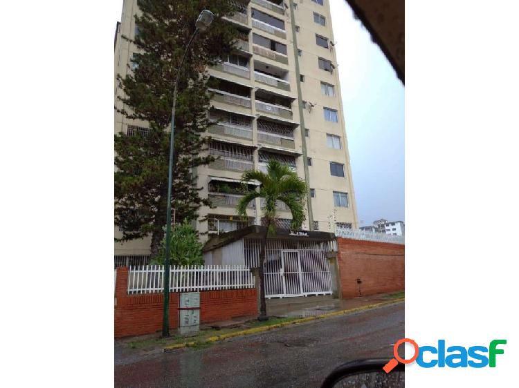 Vendo apartamento 87.50m2 3h/2b/1p/1m Macaracuay 2407