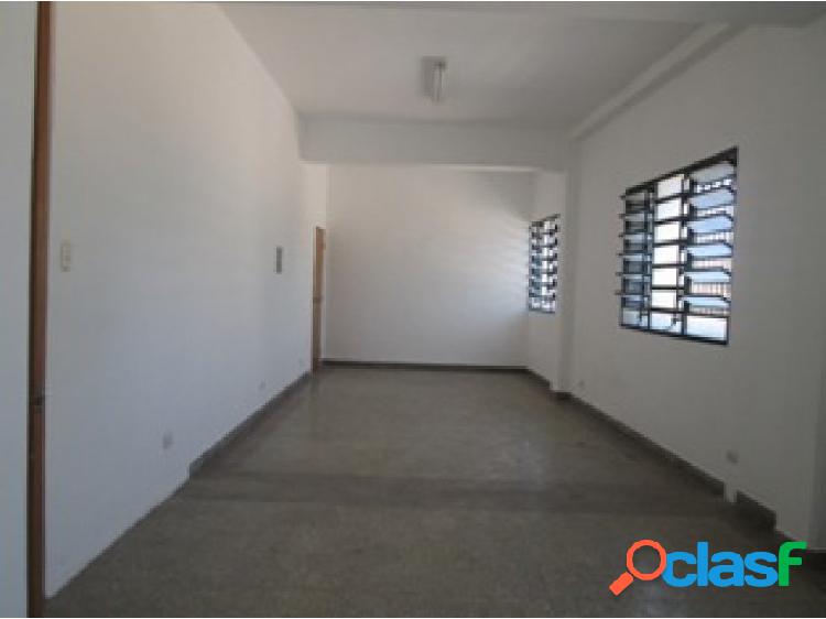 ALQUILO OFICINA 500 M2 EN LA AV BOLIVAR ANCOVEN PREMIUM