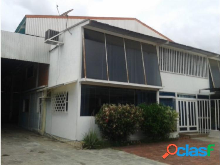 ANCOVEN PREMIUM VENDE GALPON EN CASTILLITO