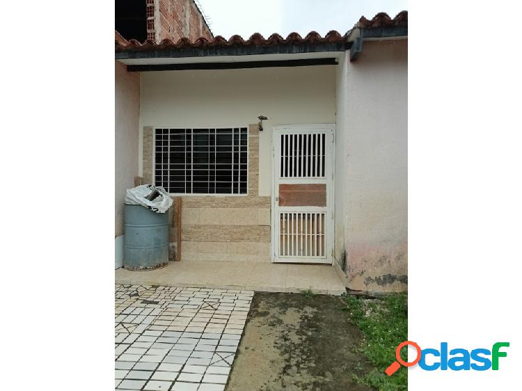 SE VENDE CASA EN LOMAS DE LA HACIENDA