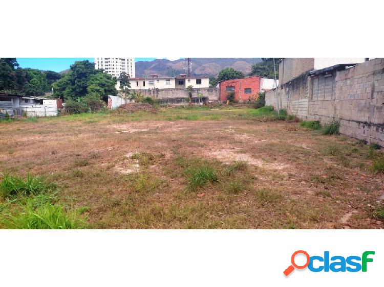 SE VENDE TERRENO EN MARACAY