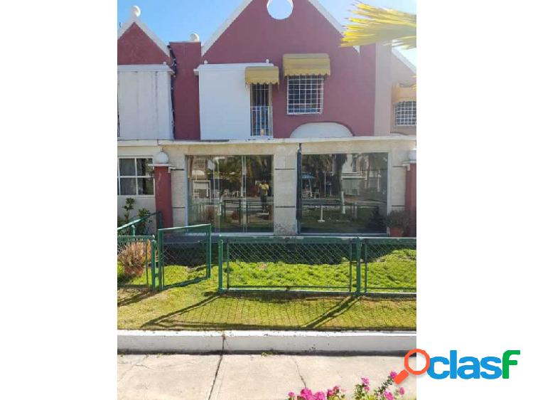 EN VENTA TOWN HOUSE EN URB. LA CALETA, LECHERIA