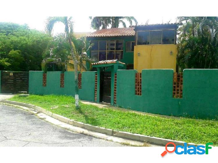 Vendo casa 610m2 4h/3b/5p Puerto Encantado 3886