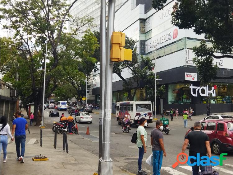 Alquilo Local Comercial en Sabana Grande a Pie de Calle