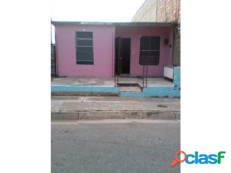 SE VENDE CASA EN CIUDAD ALIANZA