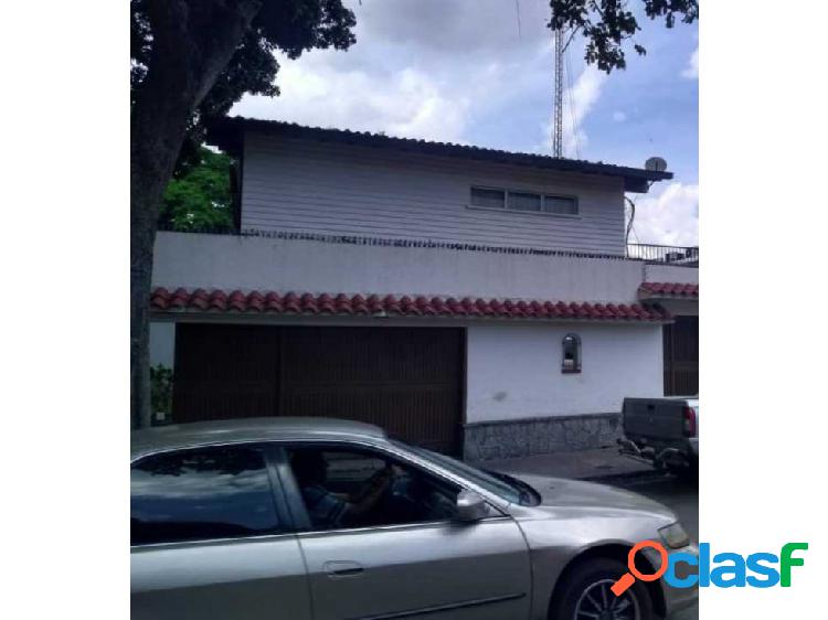 Venta de casa en la Urb. Santa Mónica. Caracas