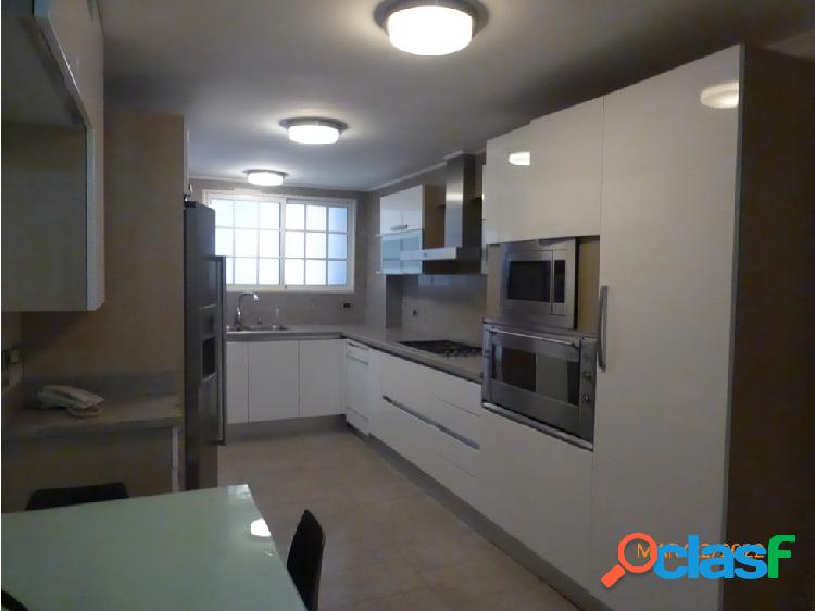 SE VENDE BELLO Y REMODELADO APTO EN LA CASTELLANA