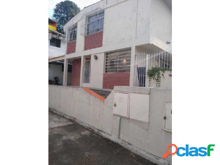 Se vende casa 155m2 3h/2b/1p La Trinidad 3189