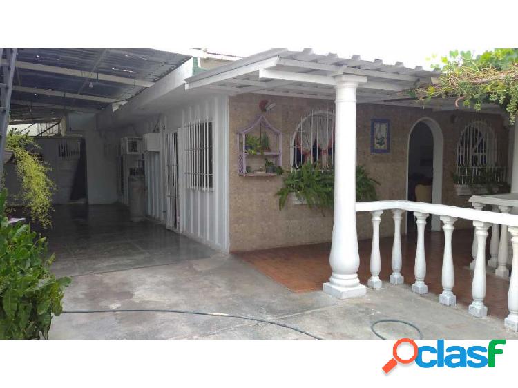 Se vende casa 278m2 6h/6b+s/3p La Fundación 6000