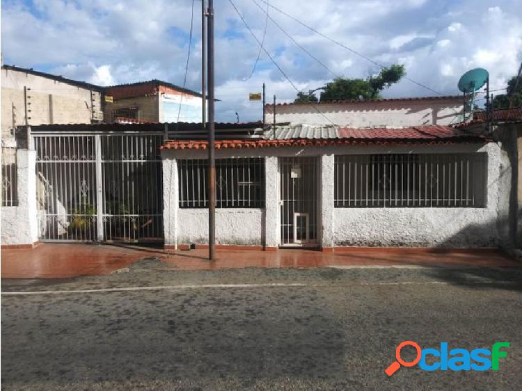 Casa en Venta Los Guayos MAZ