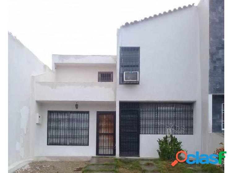 Casa en venta en La Rosaleda Barquisimeto Mls#21-12069 fcb