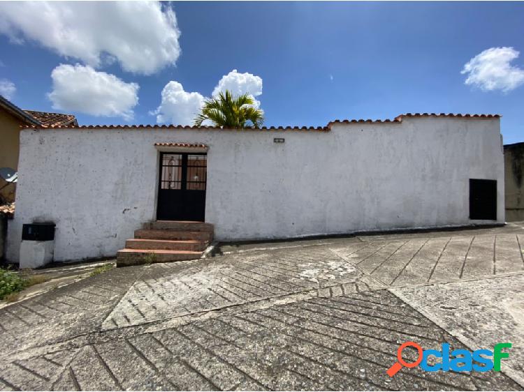 Se vende casa 600m² 4h+s∕4b+s∕2p en El Hatillo