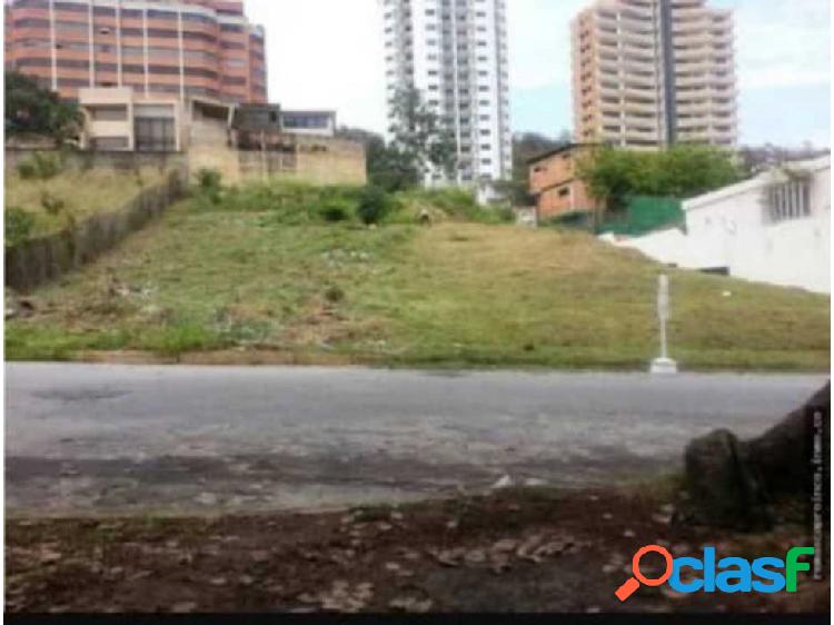 TERRENO DE 704 m2 EN EL PARRAL. CERCA DEL COLEGIO NIÑOS EN