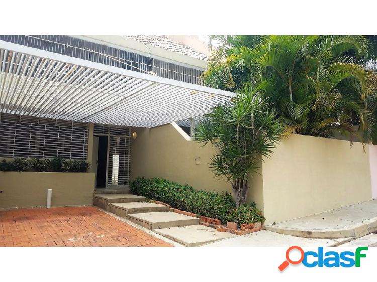 Se VENDE Town House 300 m2 4h+s/3b/3p - La Alameda