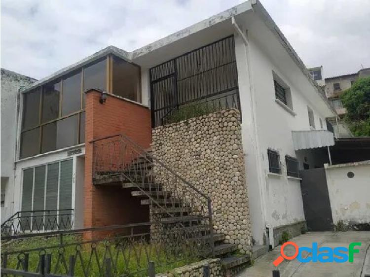 Venta Casa La Trinidad 318m2 3h+s / 3b+s / 4p