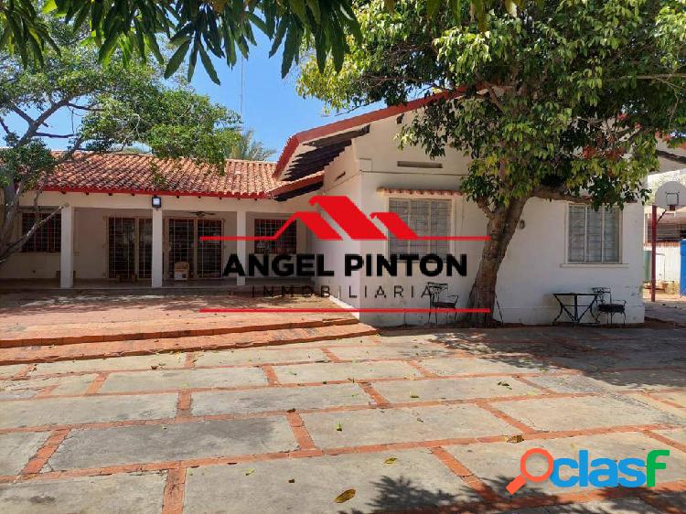 CASA COMERCIAL EN ALQUILER AV 5 DE JULIO MARACAIBO API 2795