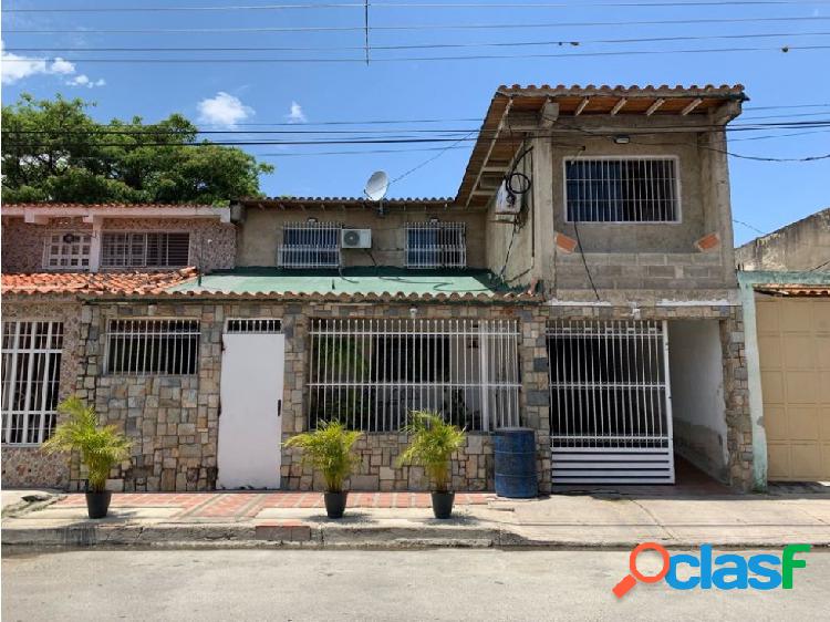 SE VENDE CÓMODA CASA SANTA CRUZ DE ARAGUA URB EL REMANSO