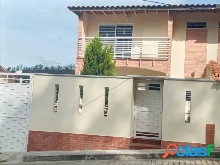 TOWNHOUSE COLINAS DE CARRIZAL SECTOR LA PERITA