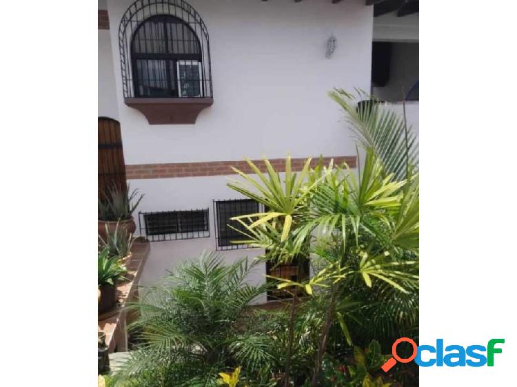 Venta Casa La Trinidad 250mts2 C. 352mts2 T. Caracas