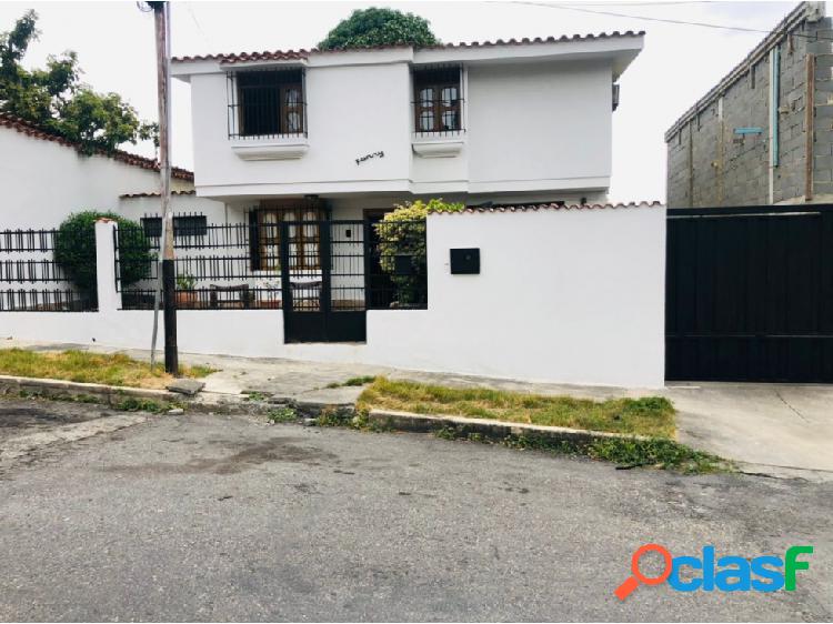 CASA EN VENTA URBANIZACION EL PIÑAL